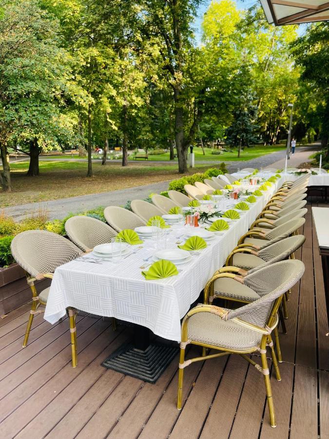 Villa Hotel Debrecen Luaran gambar