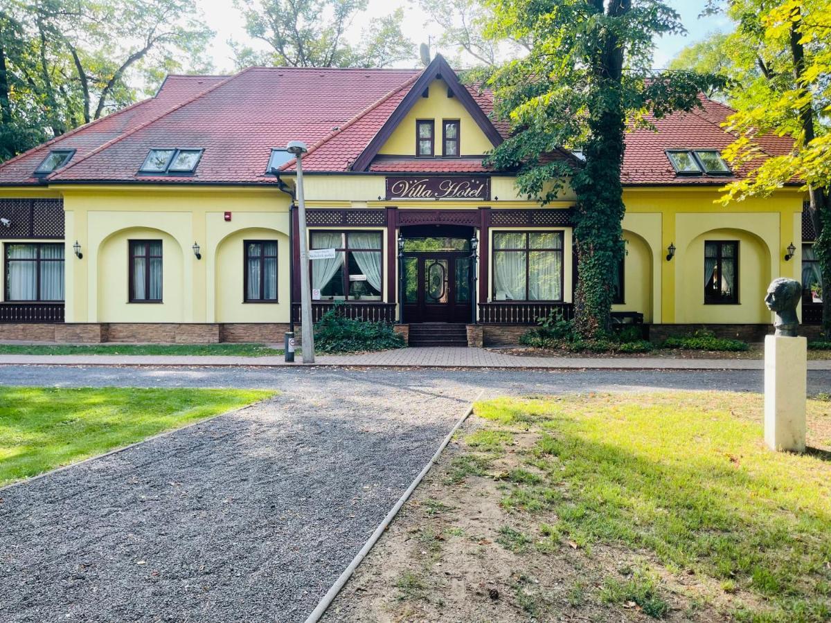 Villa Hotel Debrecen Luaran gambar