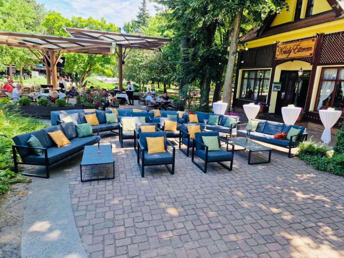 Villa Hotel Debrecen Luaran gambar