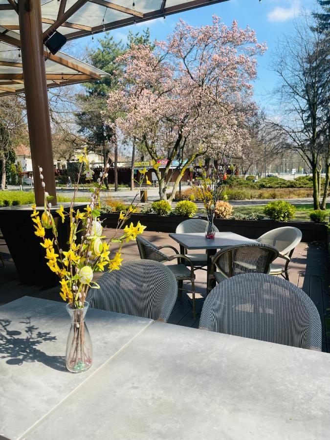 Villa Hotel Debrecen Luaran gambar