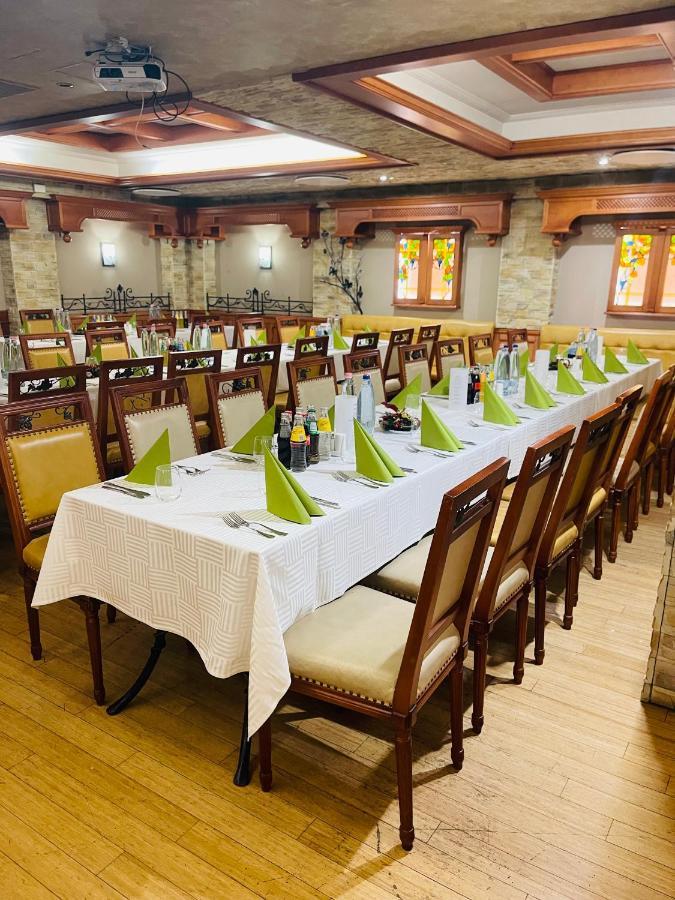Villa Hotel Debrecen Luaran gambar