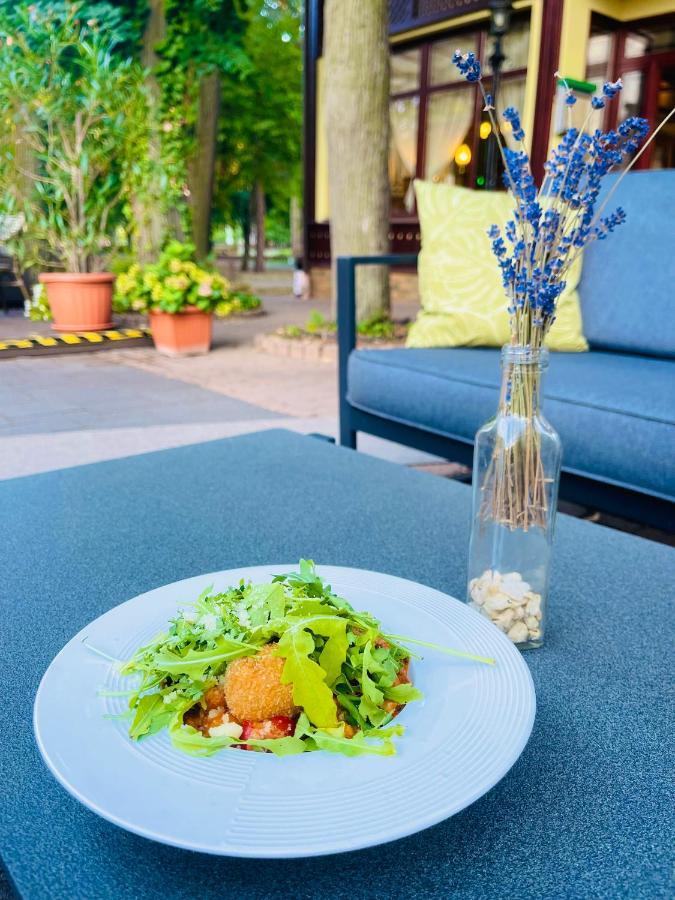 Villa Hotel Debrecen Luaran gambar
