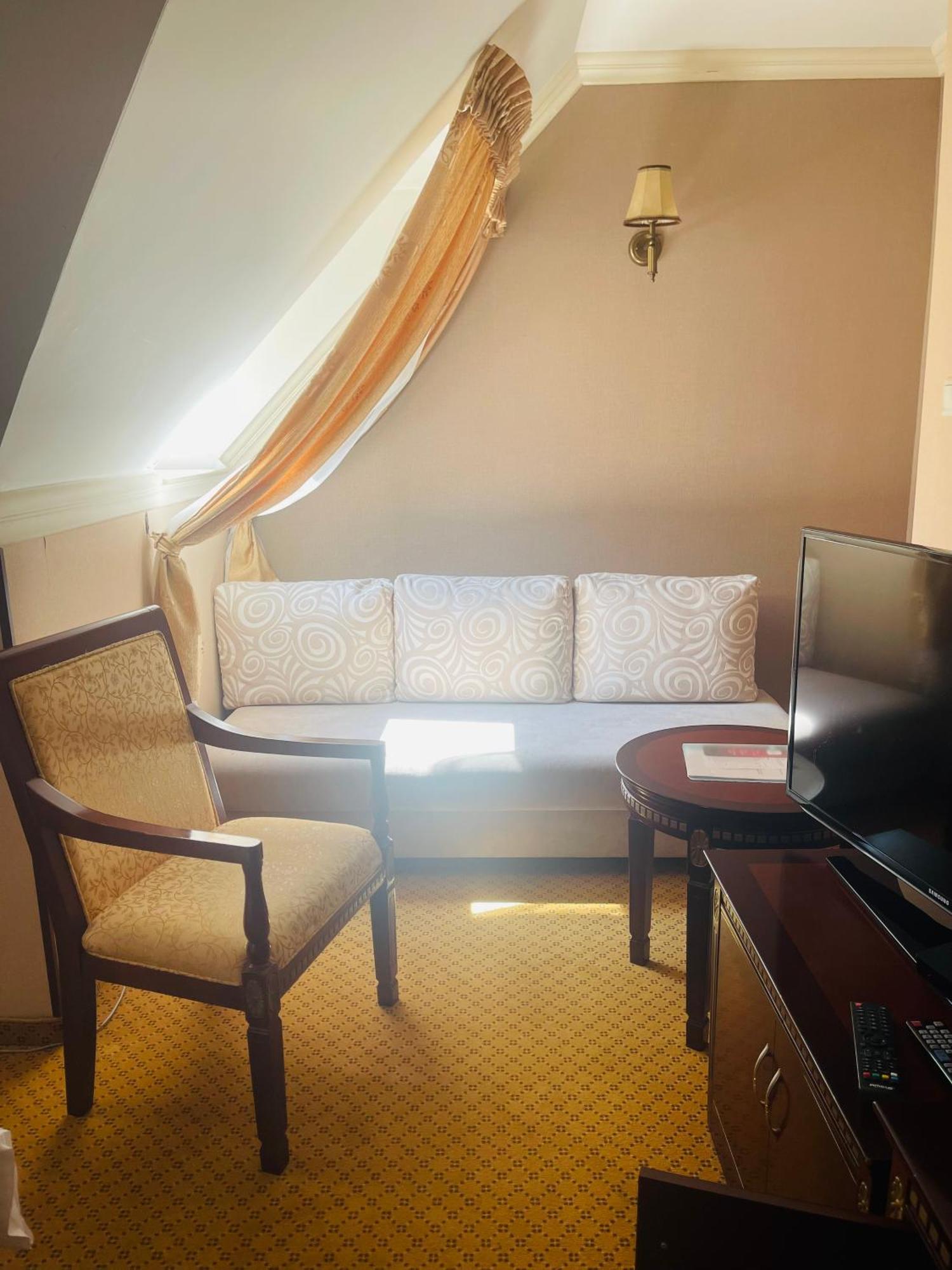 Villa Hotel Debrecen Luaran gambar