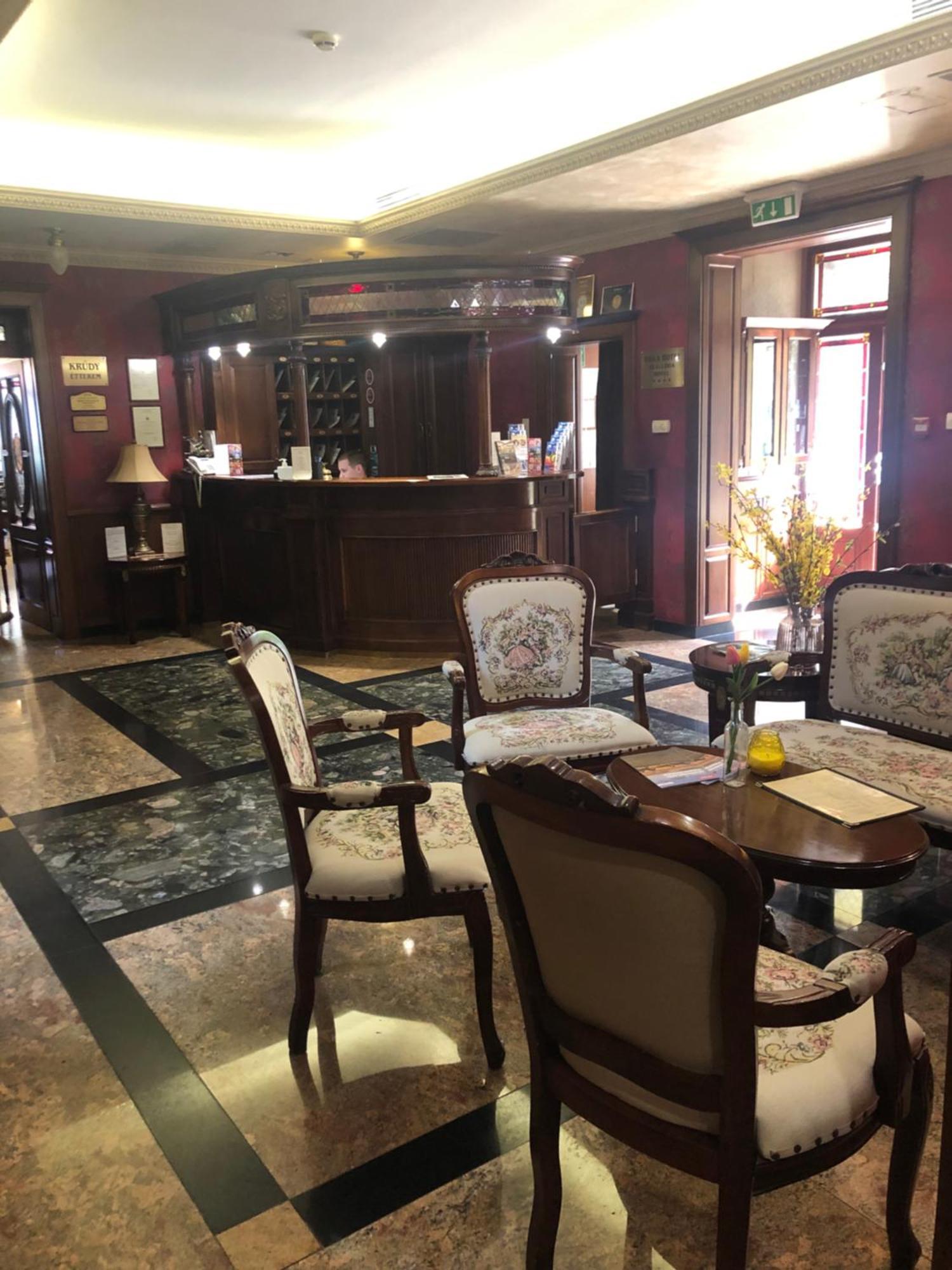 Villa Hotel Debrecen Luaran gambar