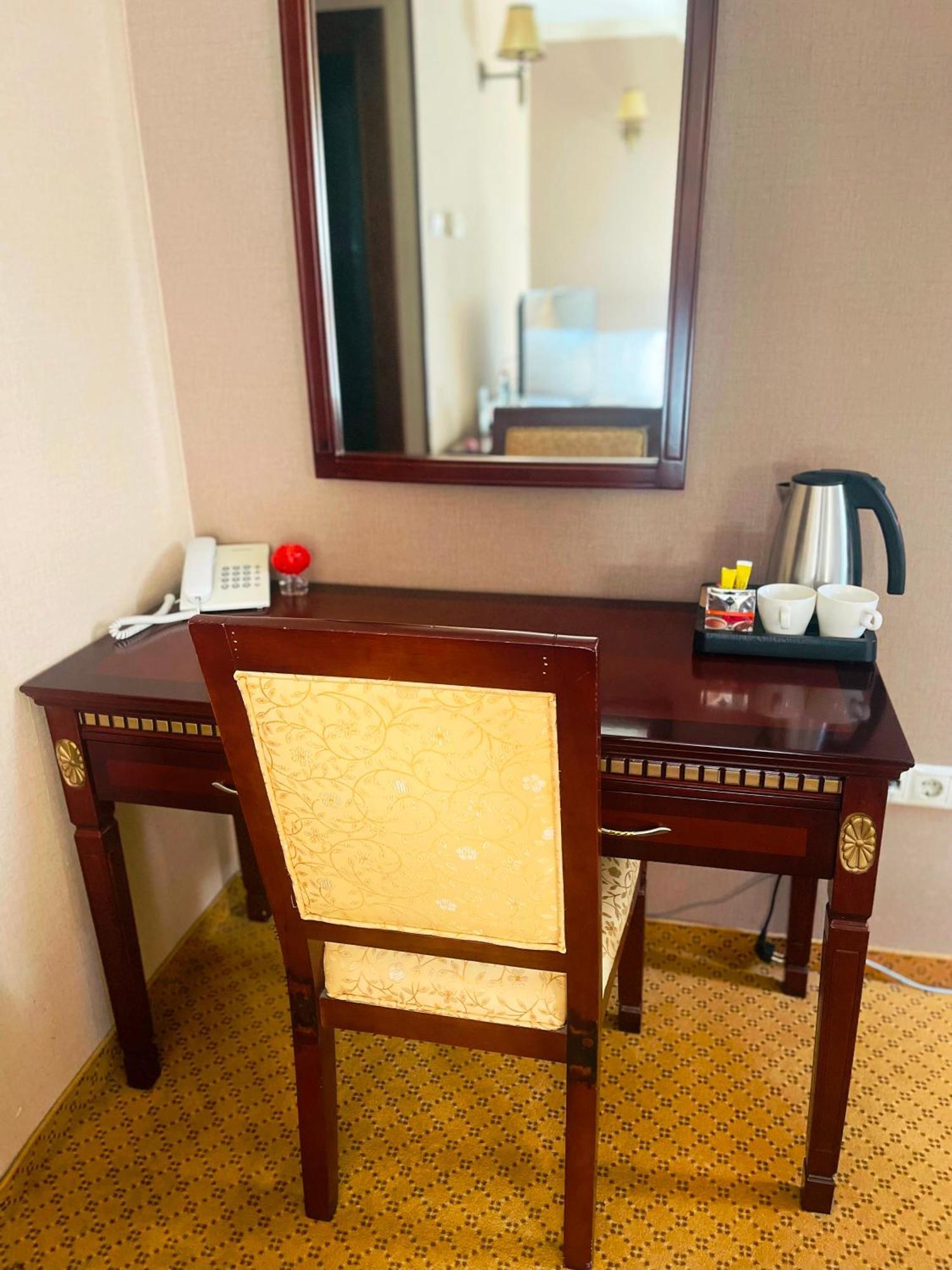 Villa Hotel Debrecen Luaran gambar